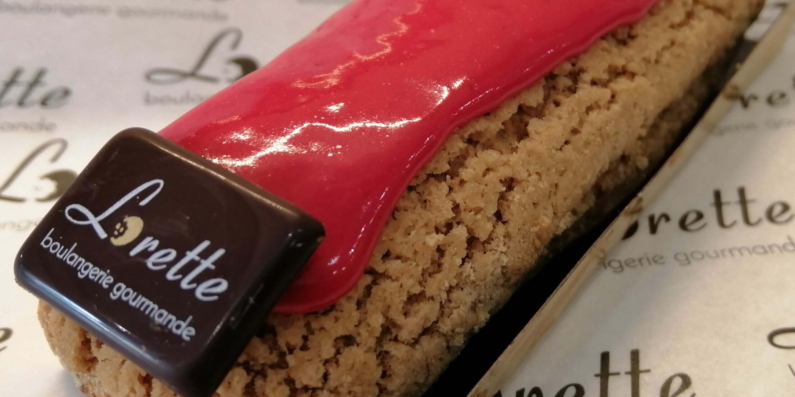 Eclair à la cerise de Lorette
