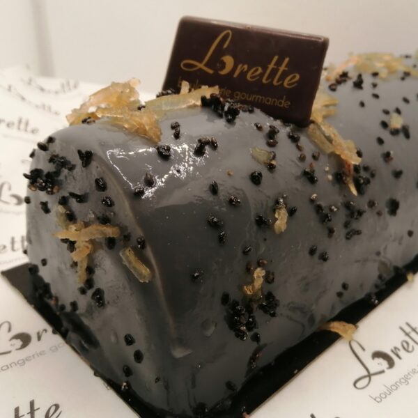 Bûches entremets citron et sésame noir de Lorette, boulangerie artisanale à Paris