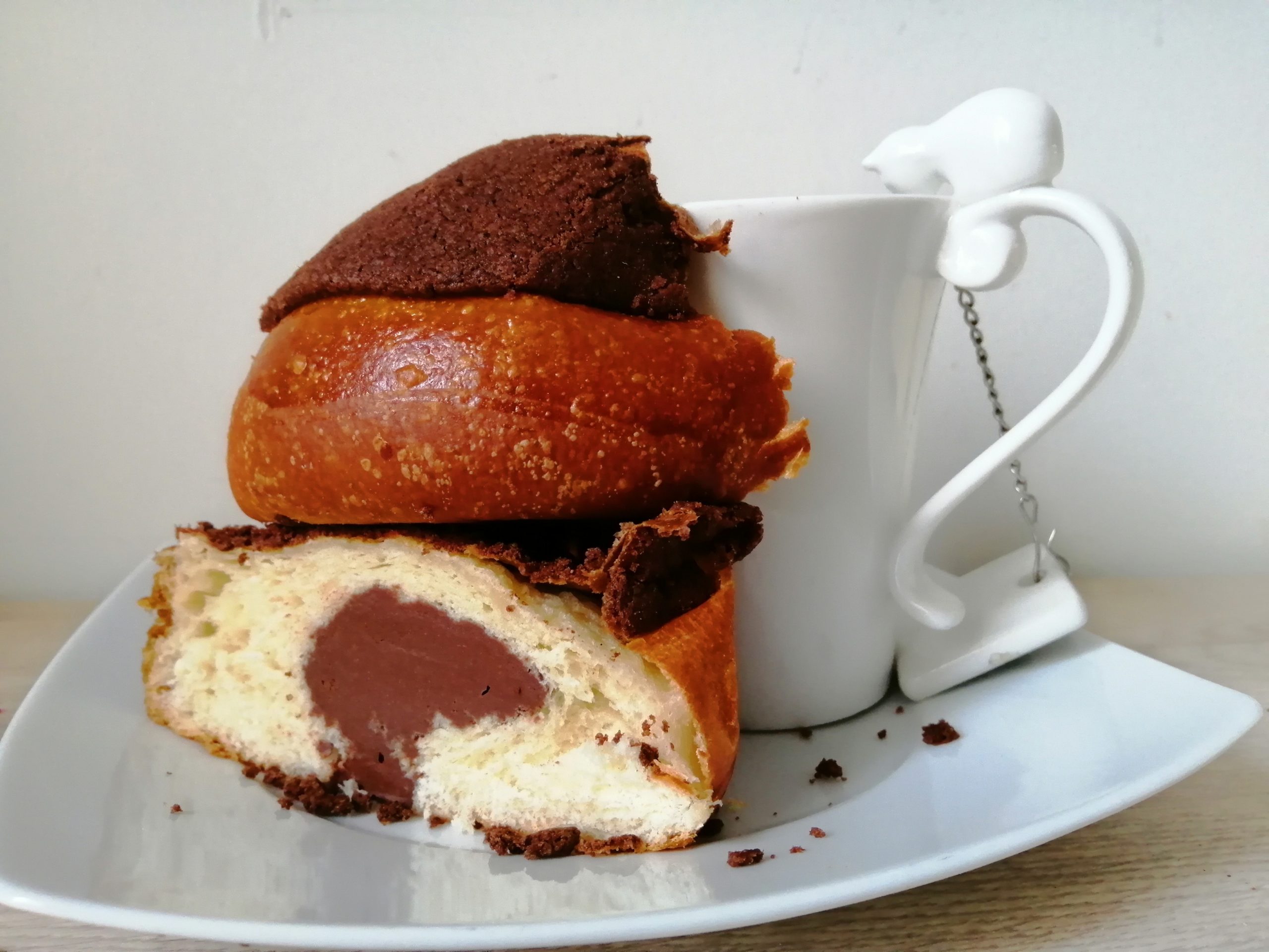 Brioche coeur chocolat intense, viennoiserie du mois chez Lorette, boulangerie artisanale à Paris